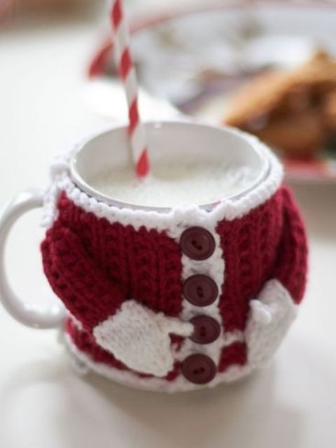 Cute-And-Cozy-Knitted-Christmas-Decorations1
