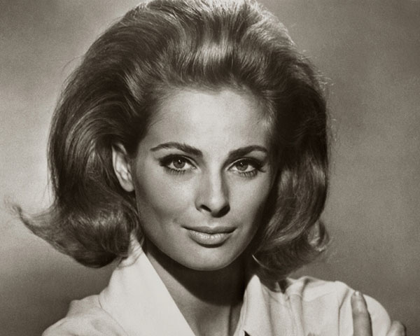 60s Hairstyles For Women's To Looks Iconically Beautiful - The Xerxes