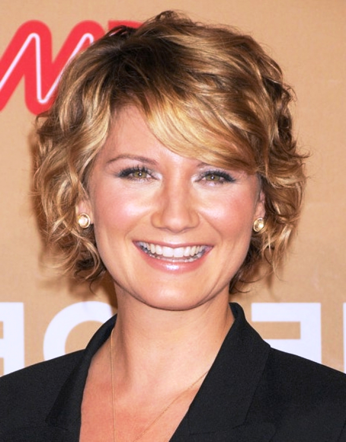 Short Hairstyles For Fine Wavy Hair Over 50